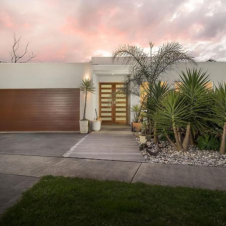 Currawong Close Pool Pool Table Alfresco Featured Cowes Exterior photo